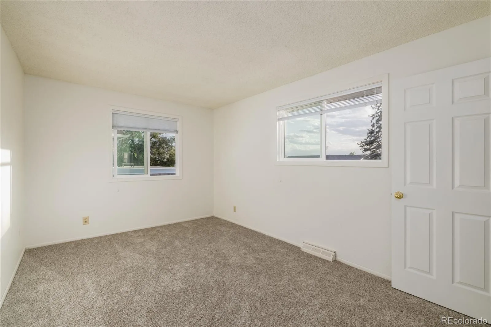 9864 Orangewood Drive Denver CO 80260 | MLS #REC8721392 08142026224705 1600 14