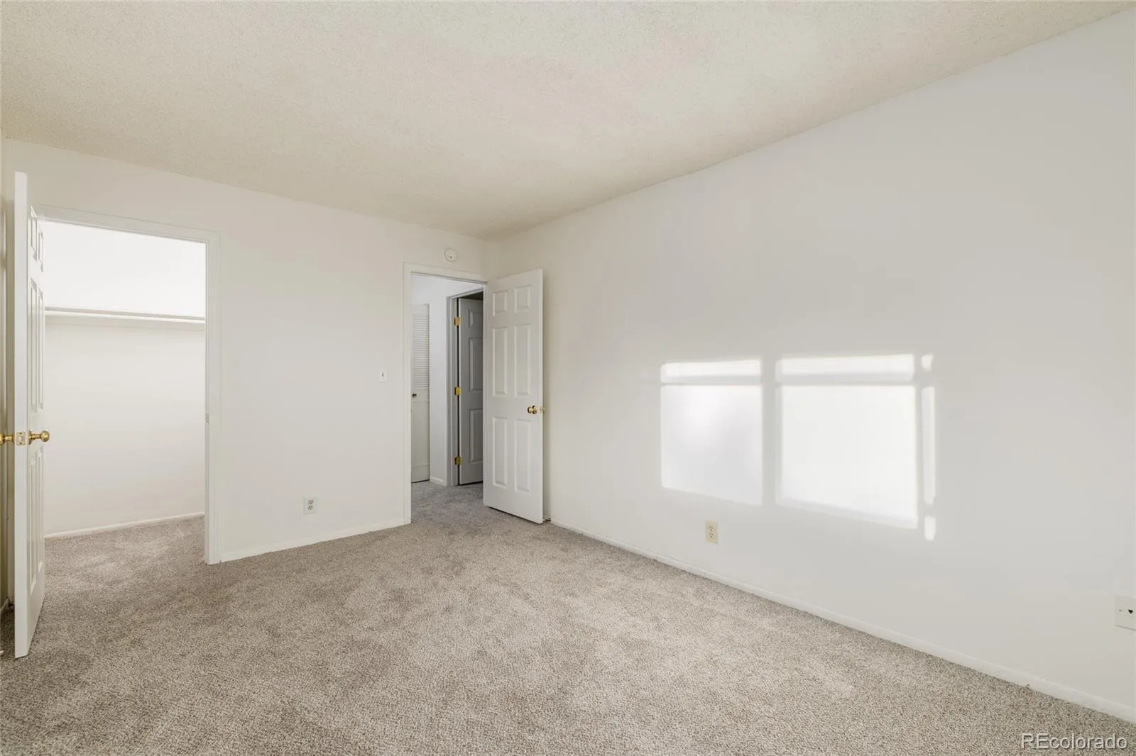 9864 Orangewood Drive Denver CO 80260 | MLS #REC8721392 08142026224705 1600 15