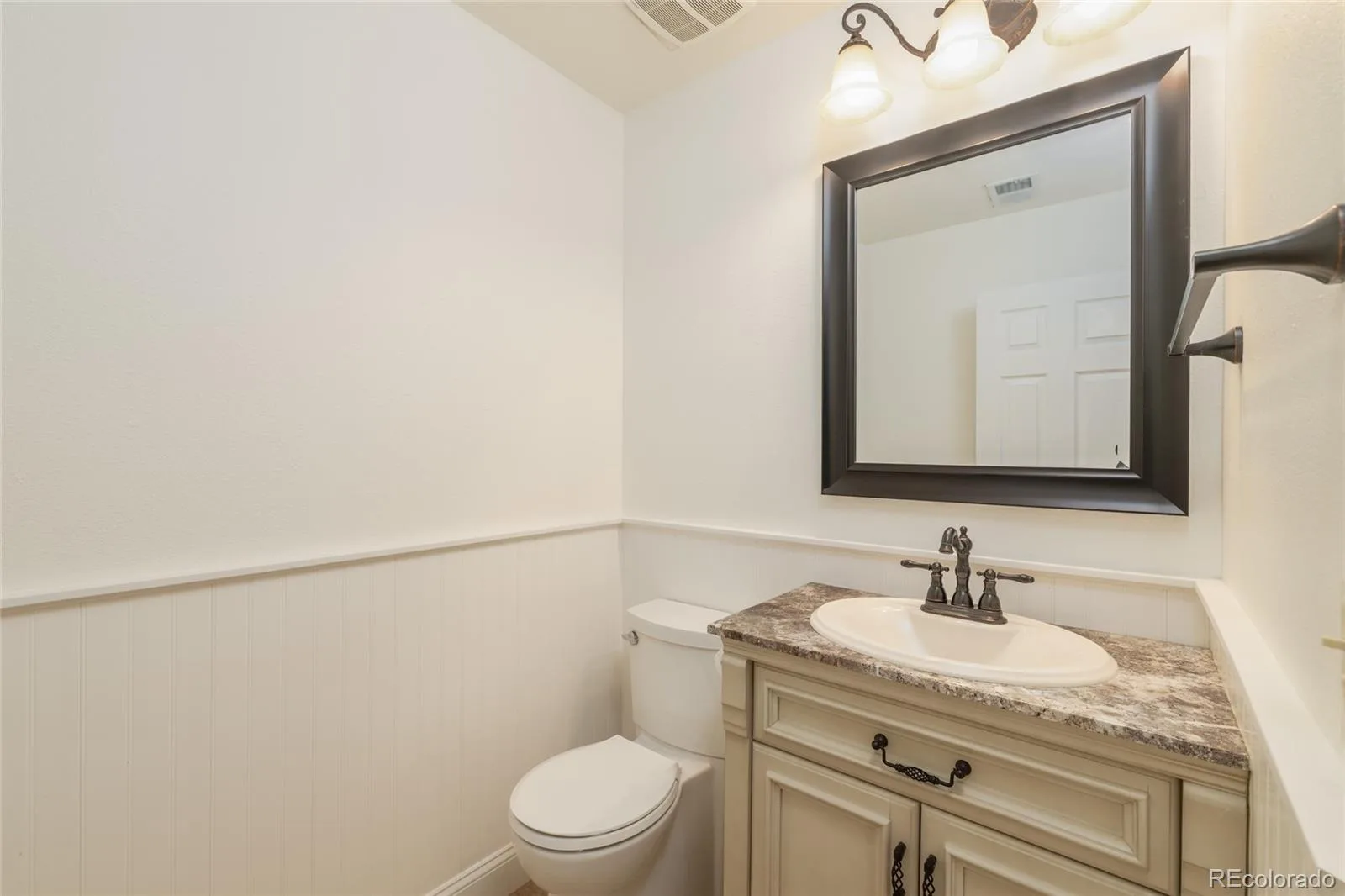 9864 Orangewood Drive Denver CO 80260 | MLS #REC8721392 08142026224705 1600 6