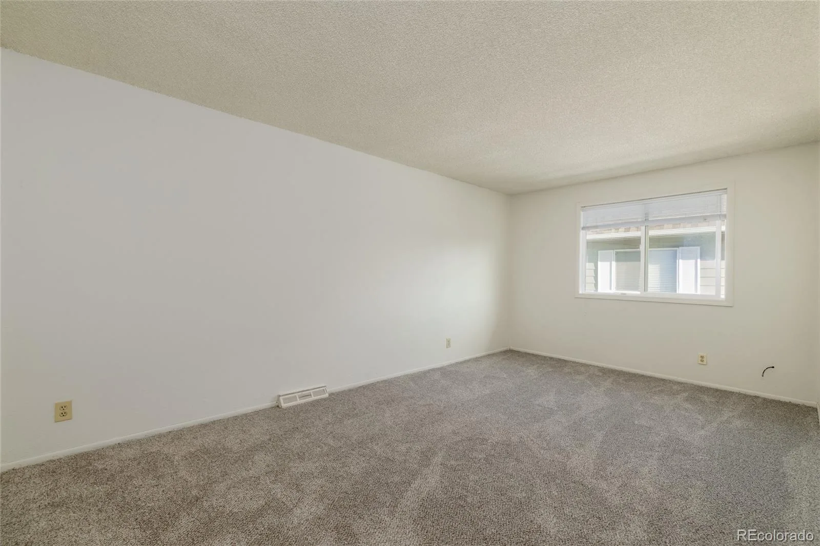 9864 Orangewood Drive Denver CO 80260 | MLS #REC8721392 08142026224705 1600 9
