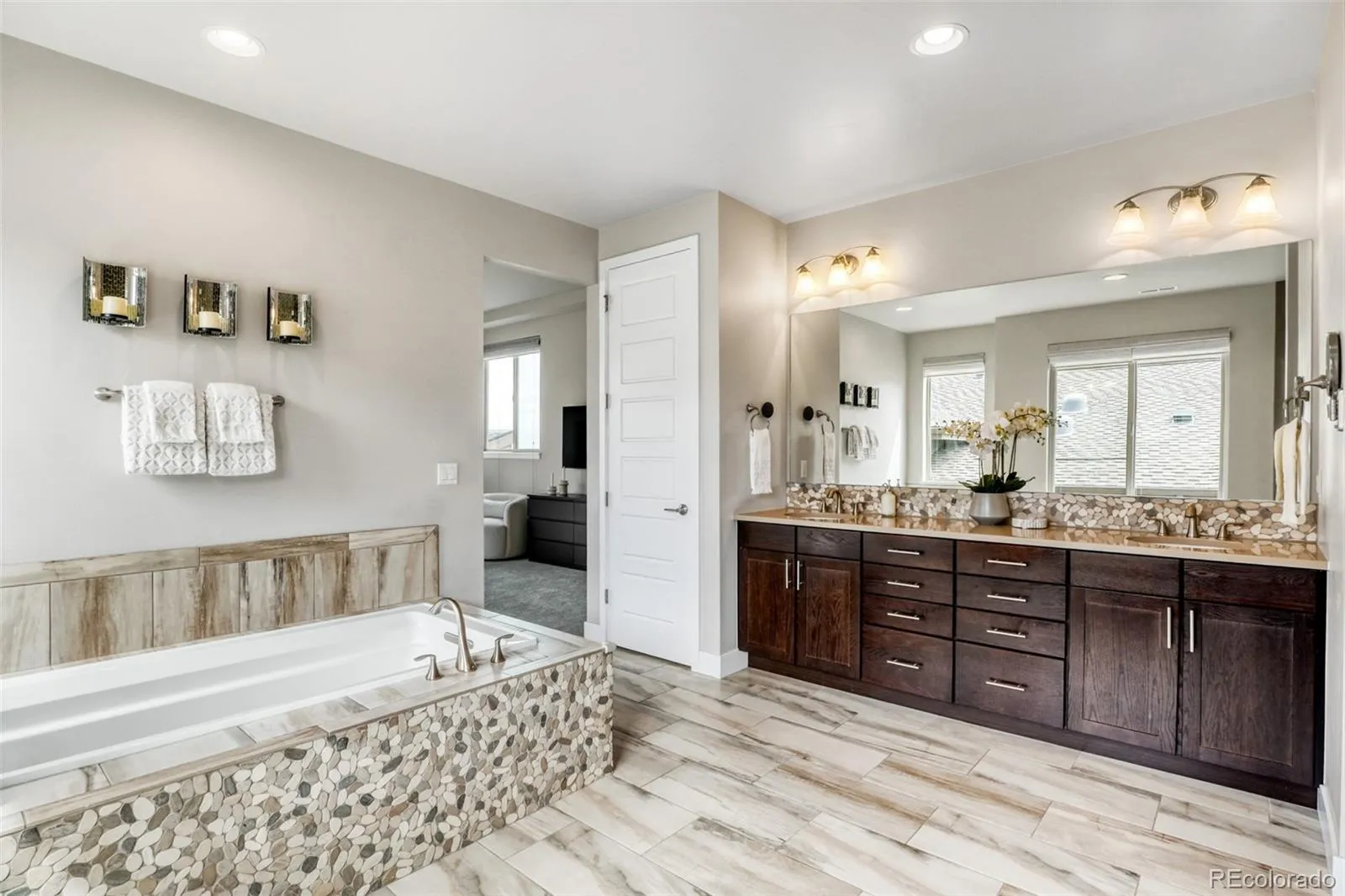 04012026185129 1600 16