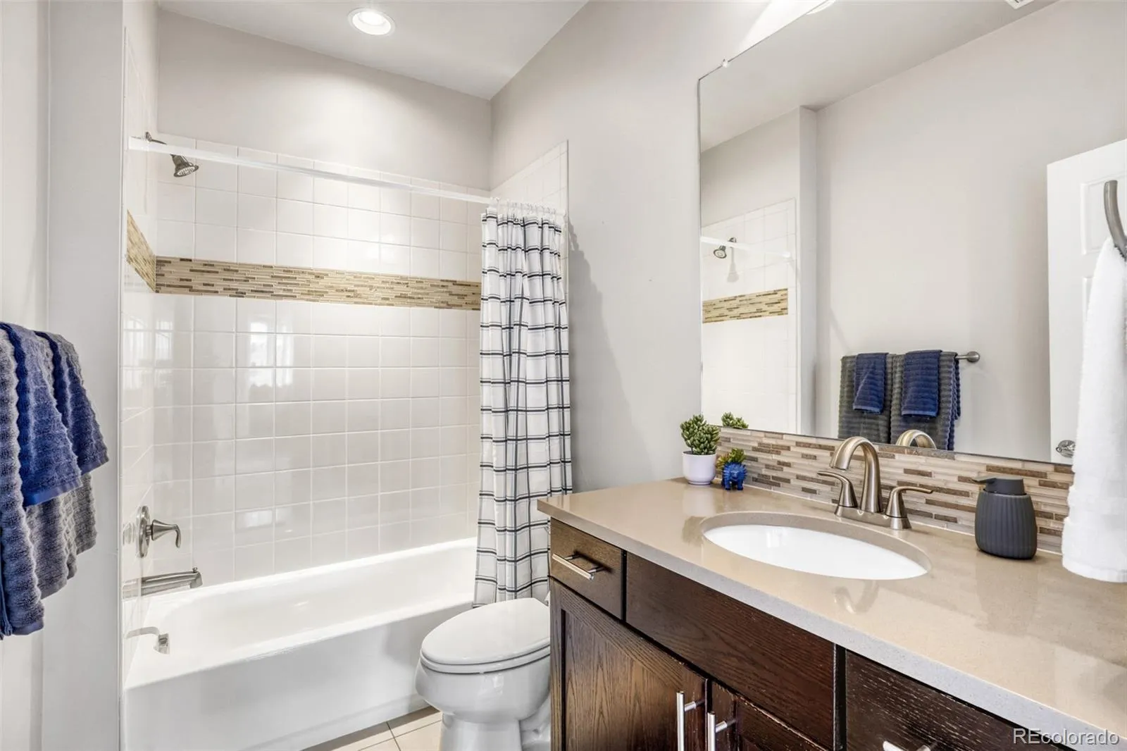 04012026185129 1600 19