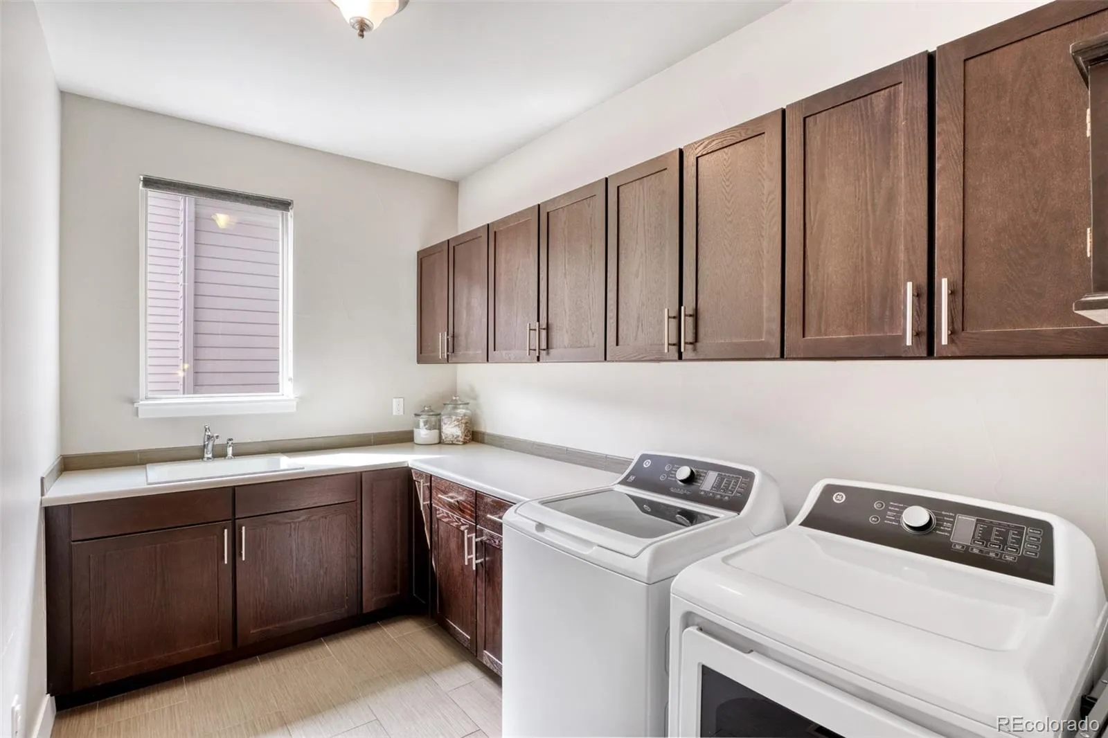 04012026185129 1600 23