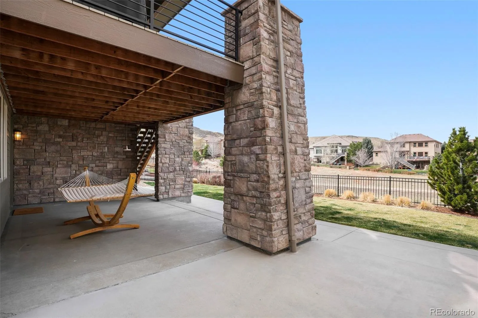 04012026185129 1600 32