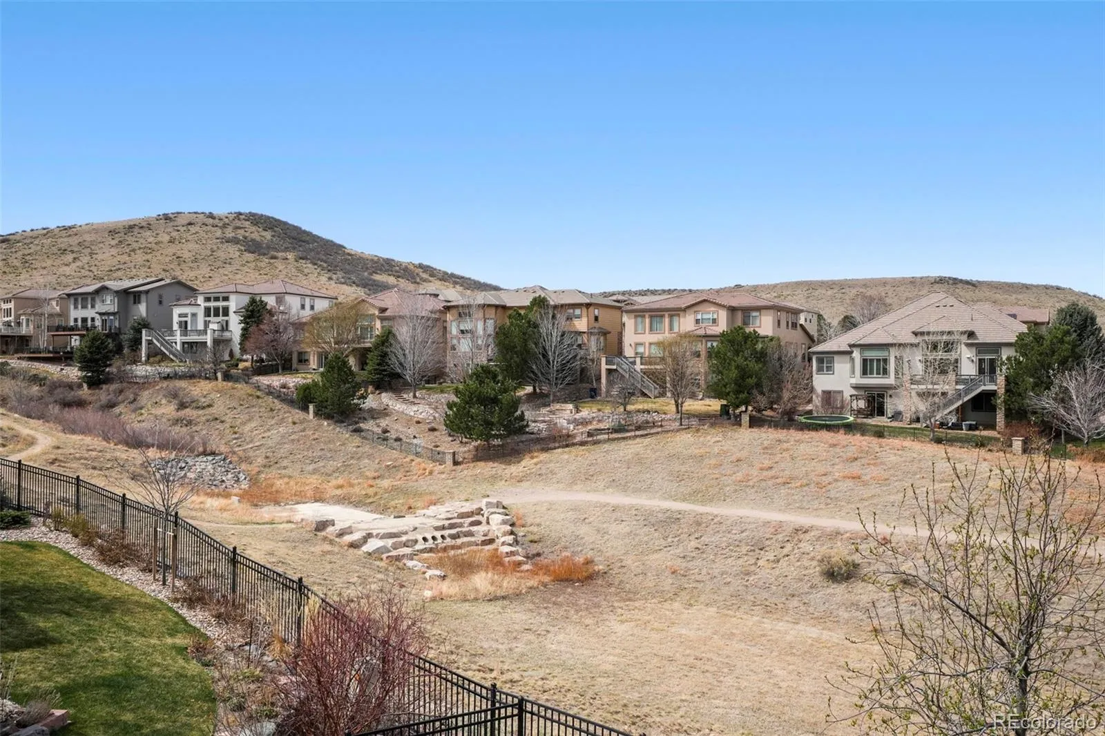 04012026185129 1600 33