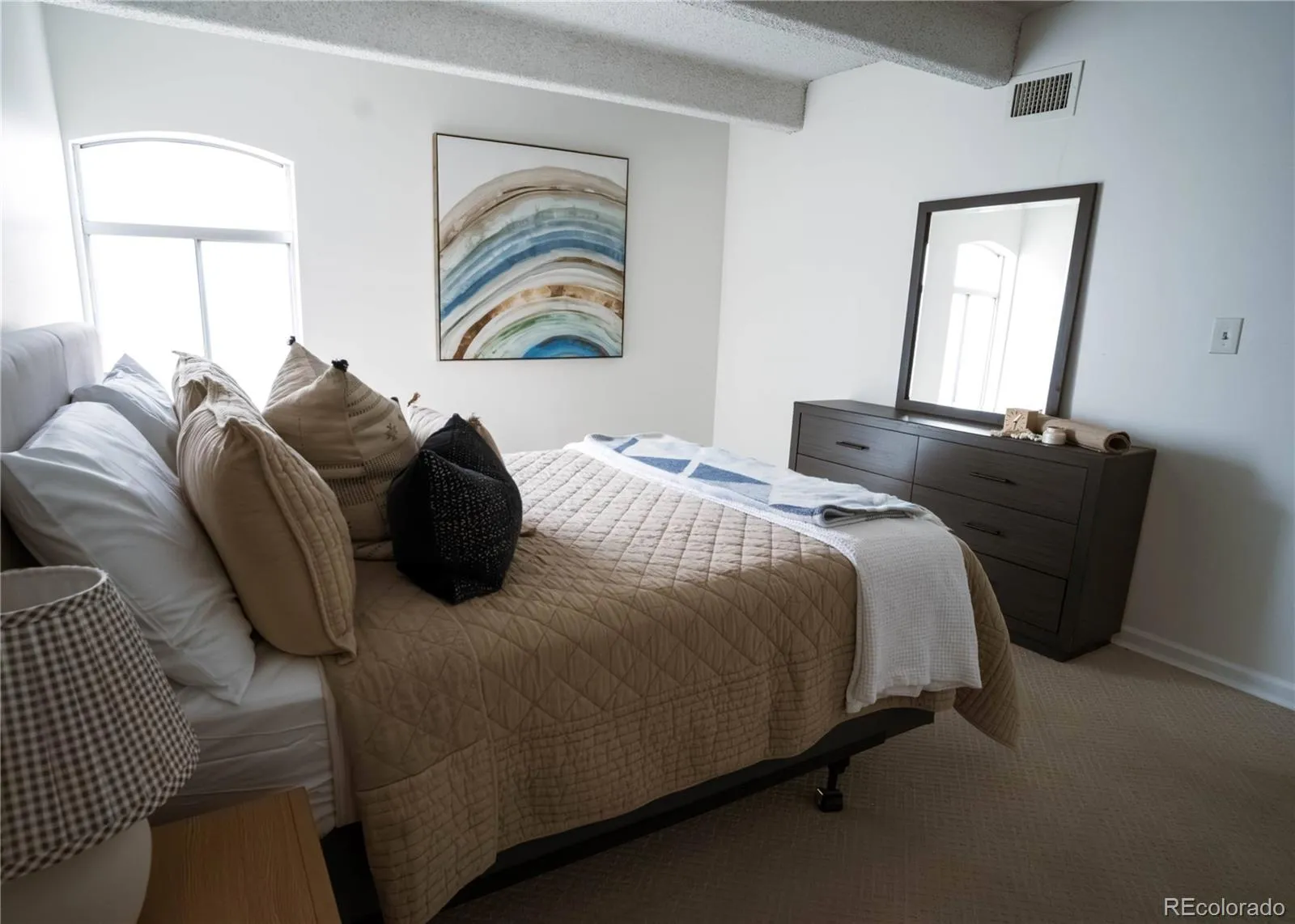 04162026143715 1600 18