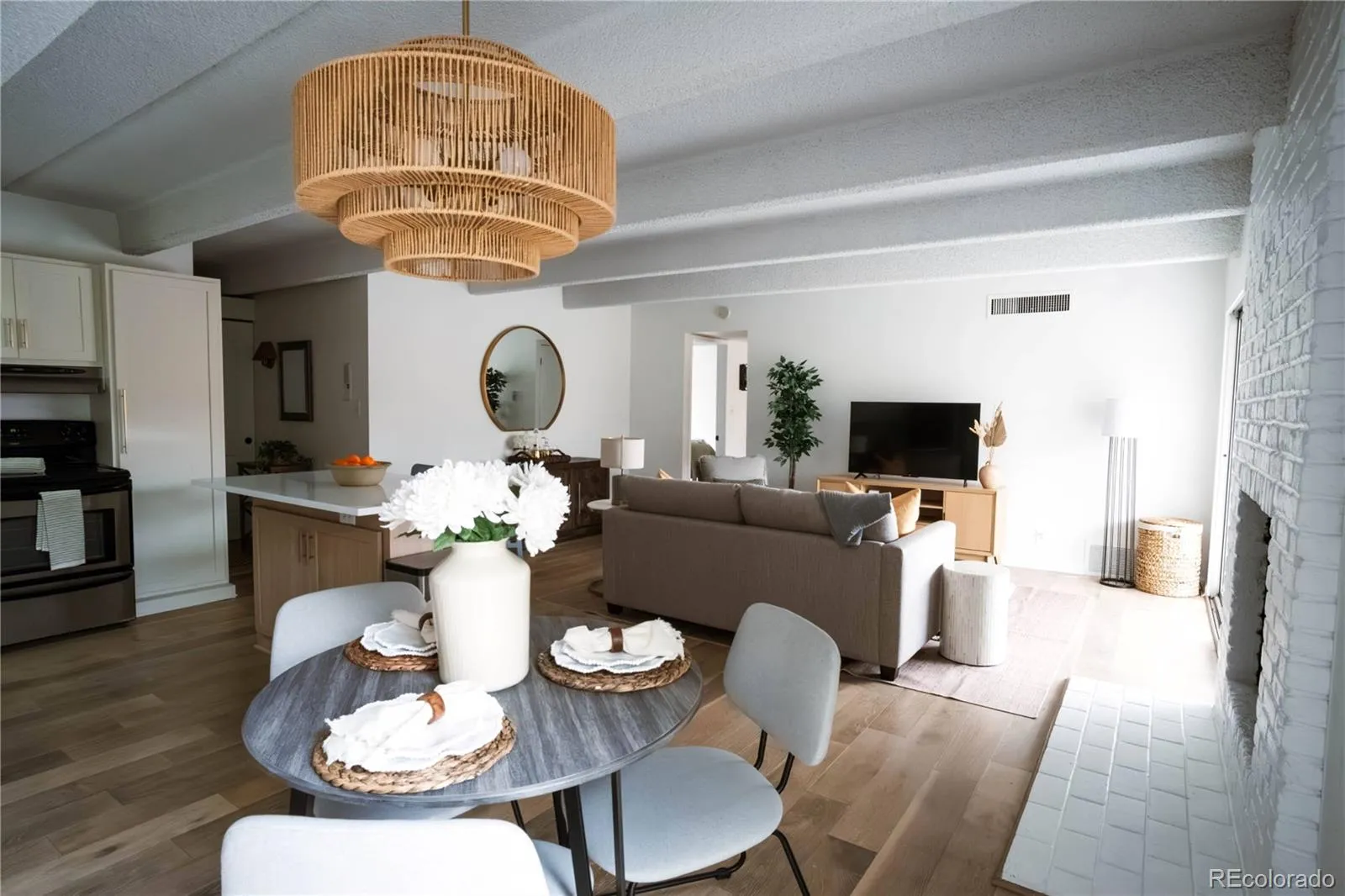 04162026143715 1600 4