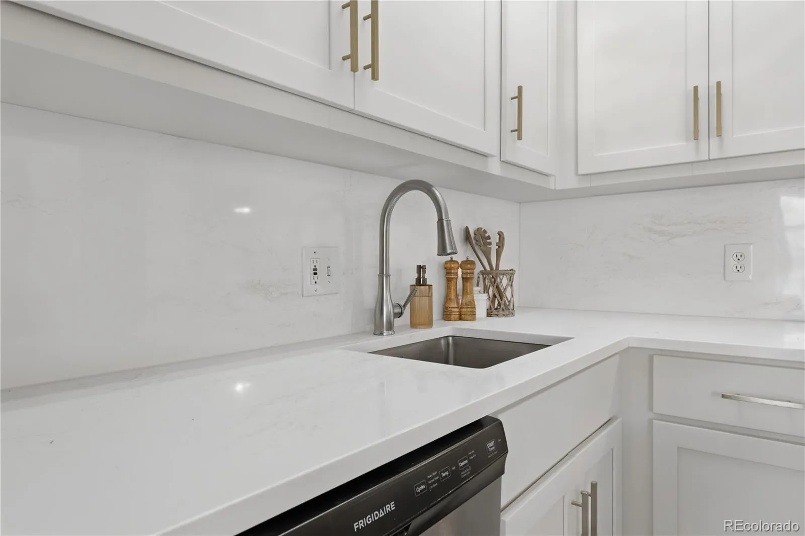 1365 Columbine Street Street #206 Denver CO 80206 MLS #REC8732717 05022026054129 1600 21