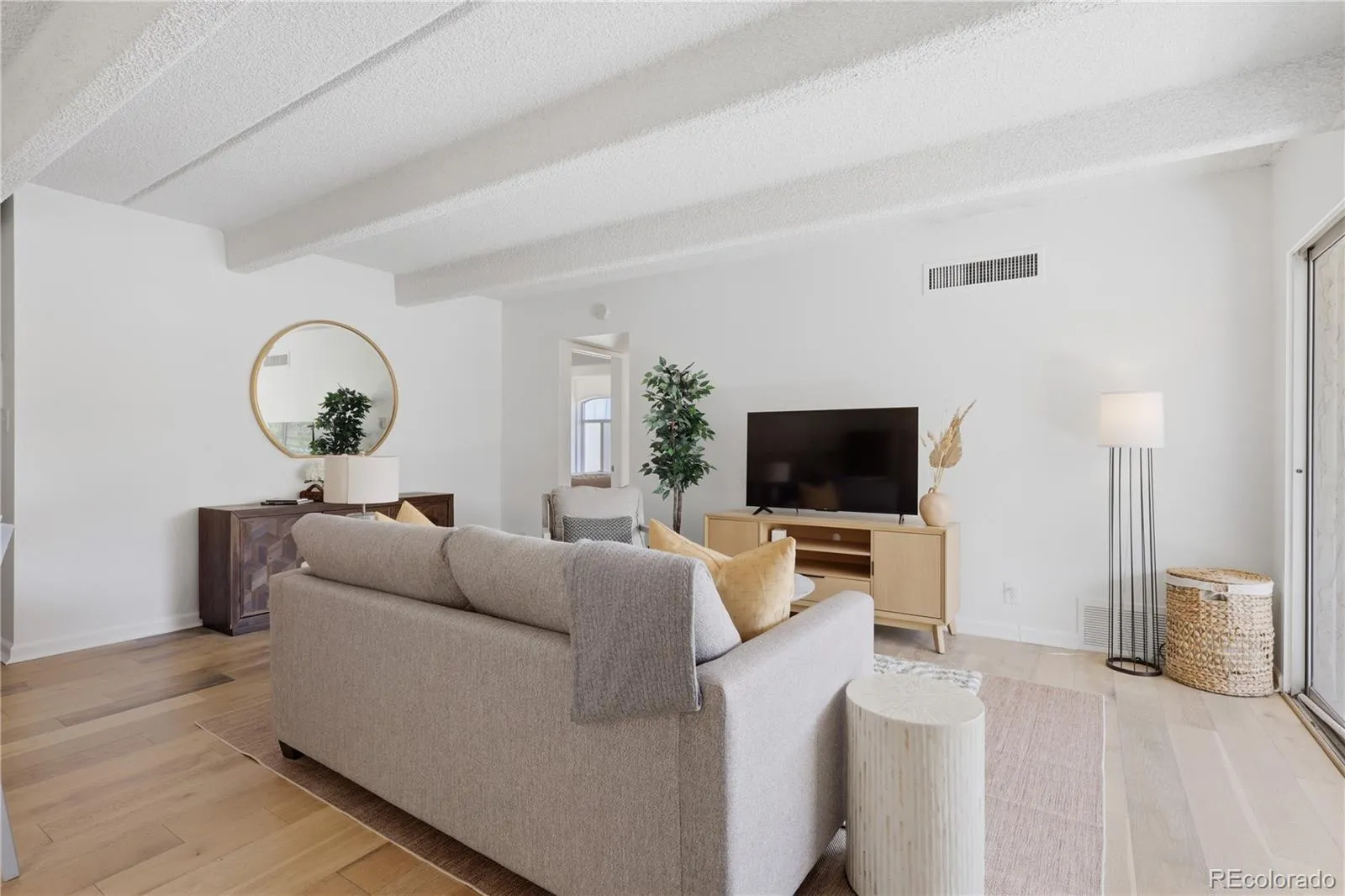 1365 Columbine Street Street #206 Denver CO 80206 MLS #REC8732717 05022026054129 1600 8
