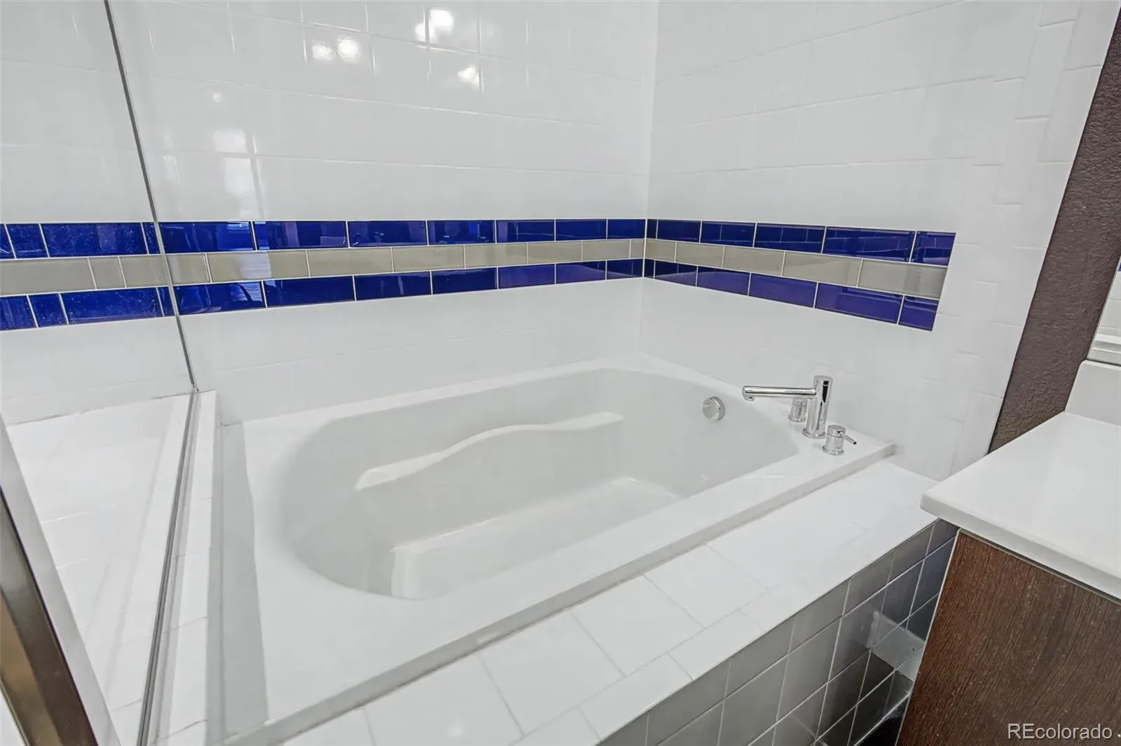 03262026005116 1600 13