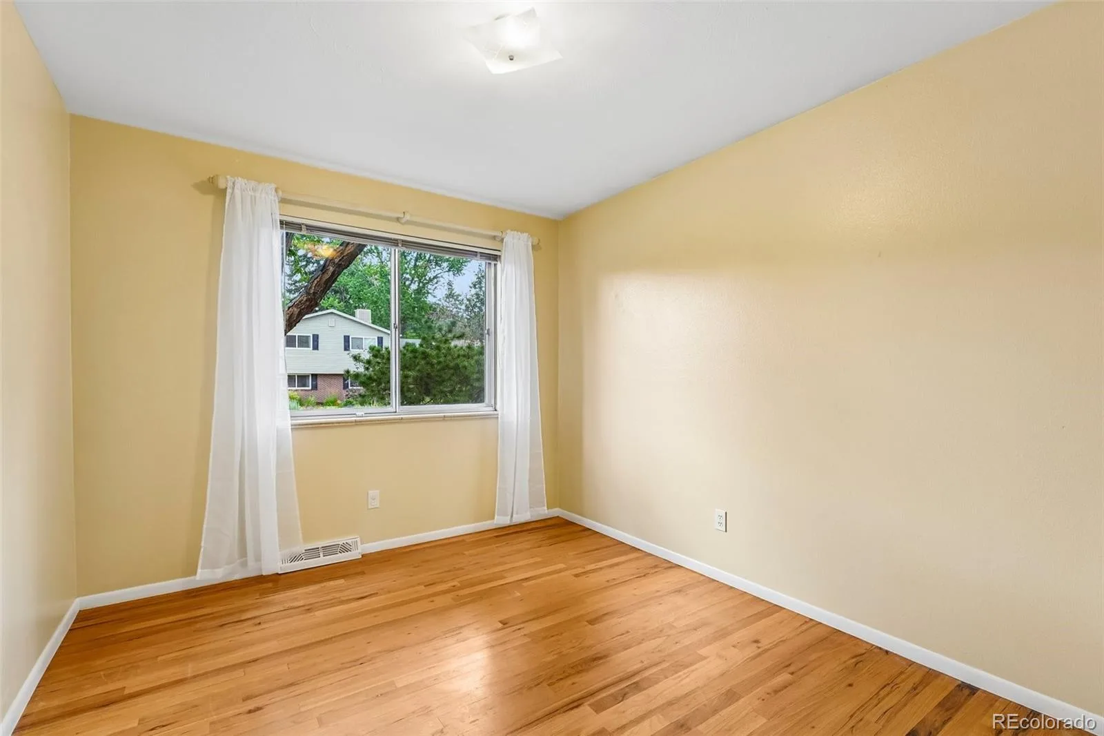 2720 S Chase Way Denver CO 80227 MLS #REC8737363 07152026084443 1600 26