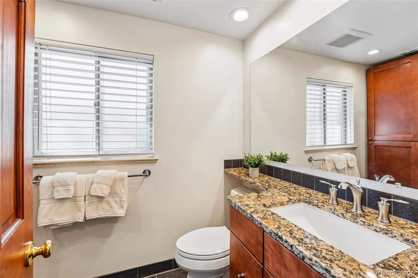 2720 S Chase Way Denver CO 80227 MLS #REC8737363 07152026084443 1600 35