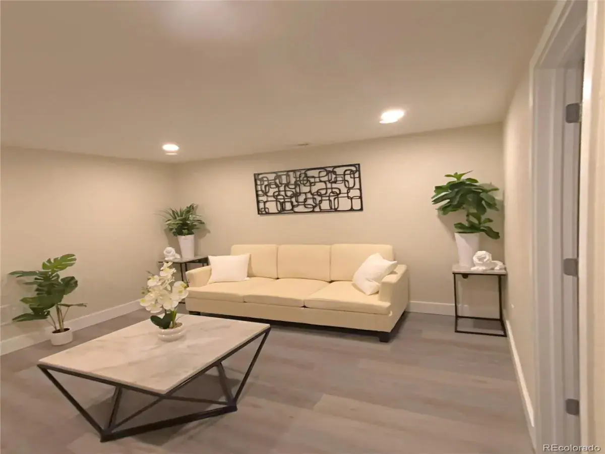 10312025234021 1200 31