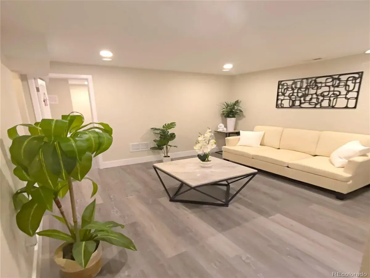 10312025234021 1200 32