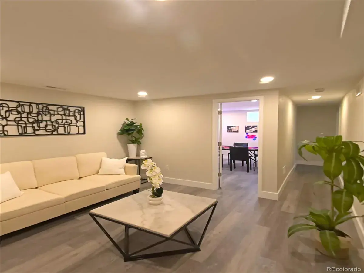 10312025234021 1200 33