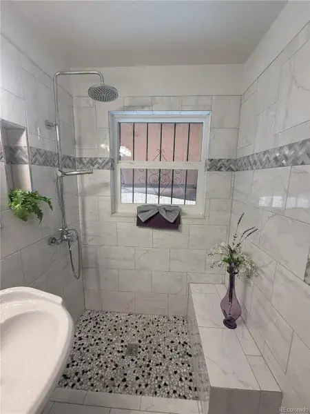 10312025234021 800 15