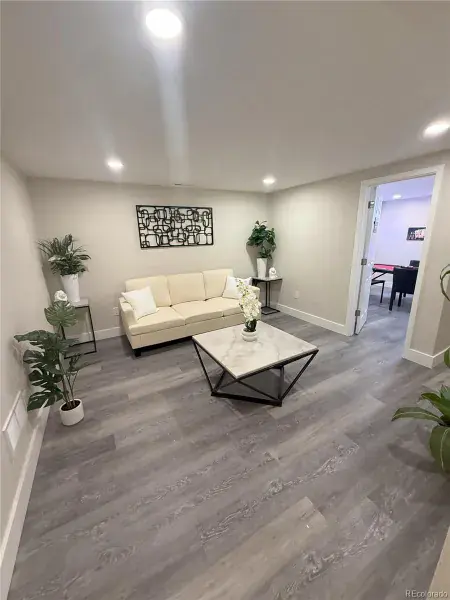 10312025234021 800 30