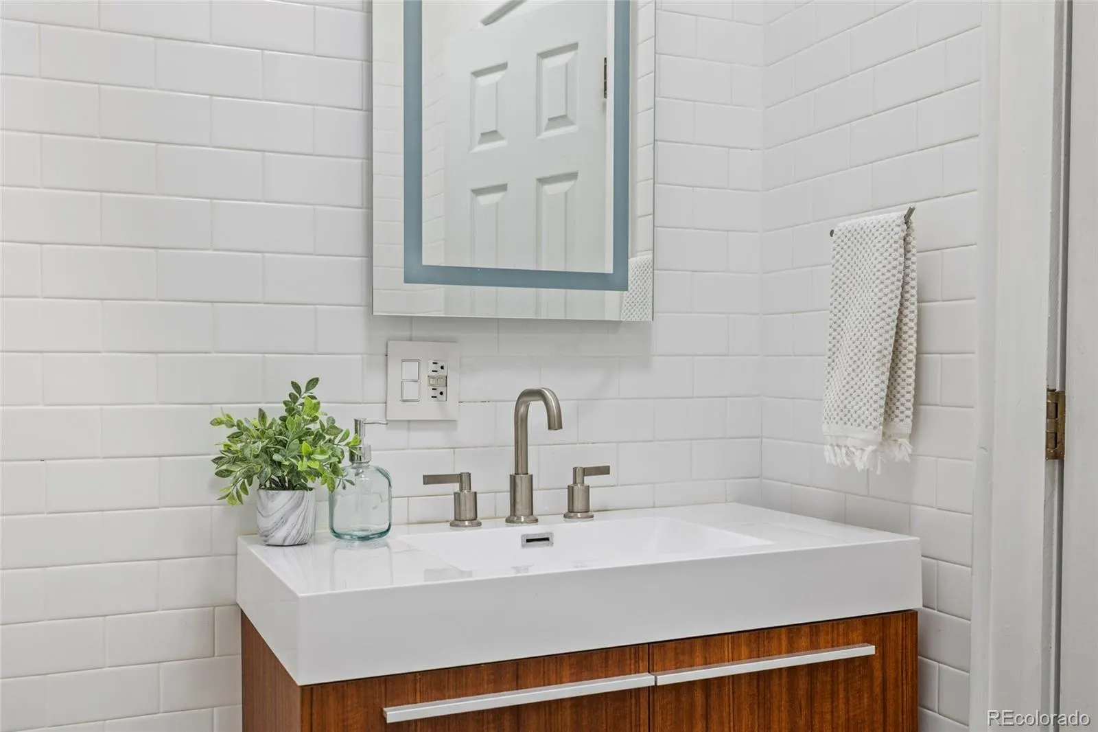 04032026232905 1600 23