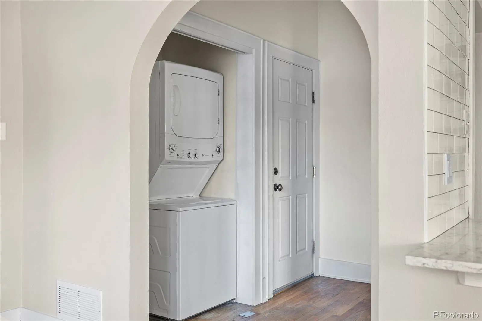 04032026232905 1600 7