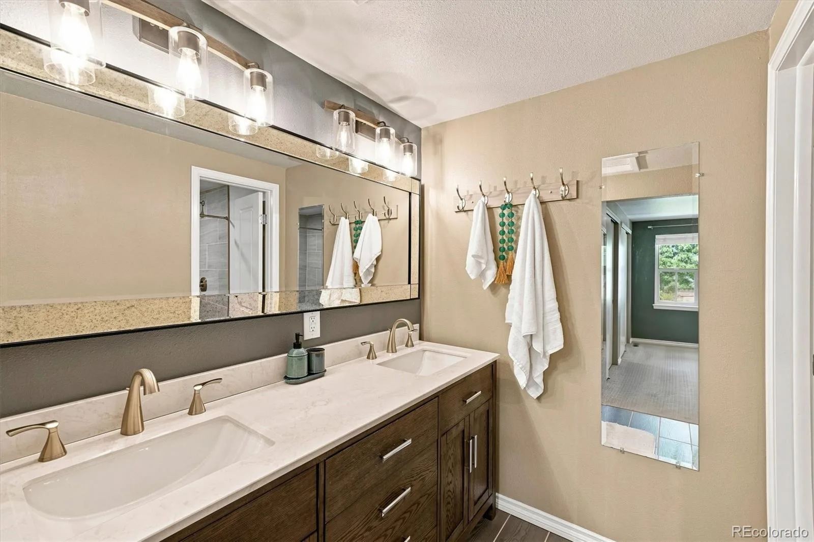 11127 W Wildhorse Peak Littleton CO 80127 | MLS #REC8749719 08142026163916 1600 37