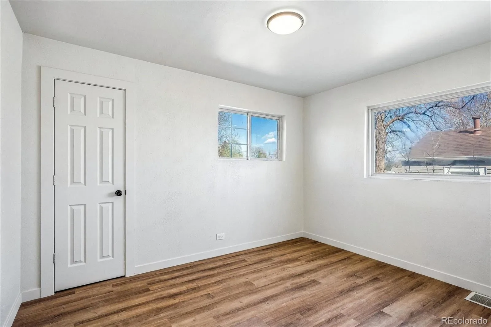 802 Julian Denver CO 80204 MLS #REC8750379 03272026224930 1600 10