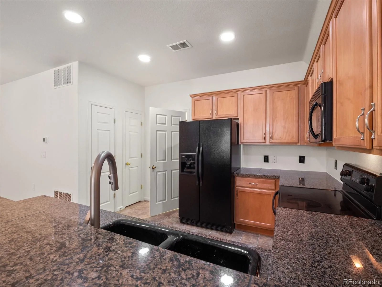 7777 E 23rd Avenue #1303 Denver CO 80238 | MLS #REC8750838 08242026193458 1600 22