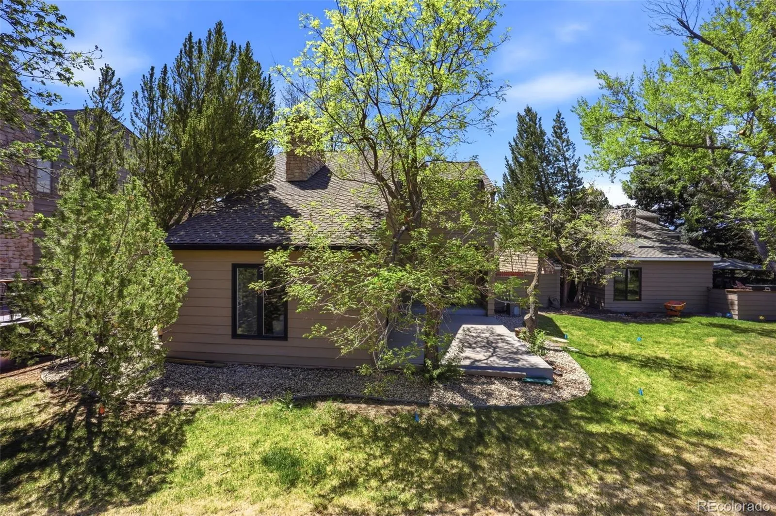 1581 W Briarwood Avenue Littleton CO 80120 MLS #REC8752126 05182026225719 1600 32