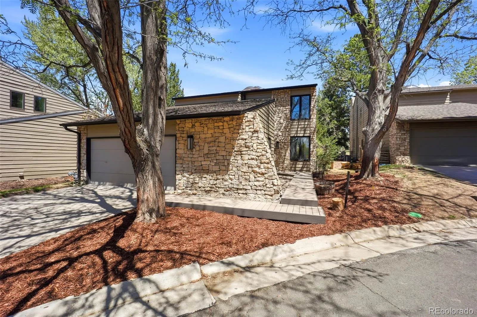 1581 W Briarwood Avenue Littleton CO 80120 MLS #REC8752126 05182026225719 1600 36
