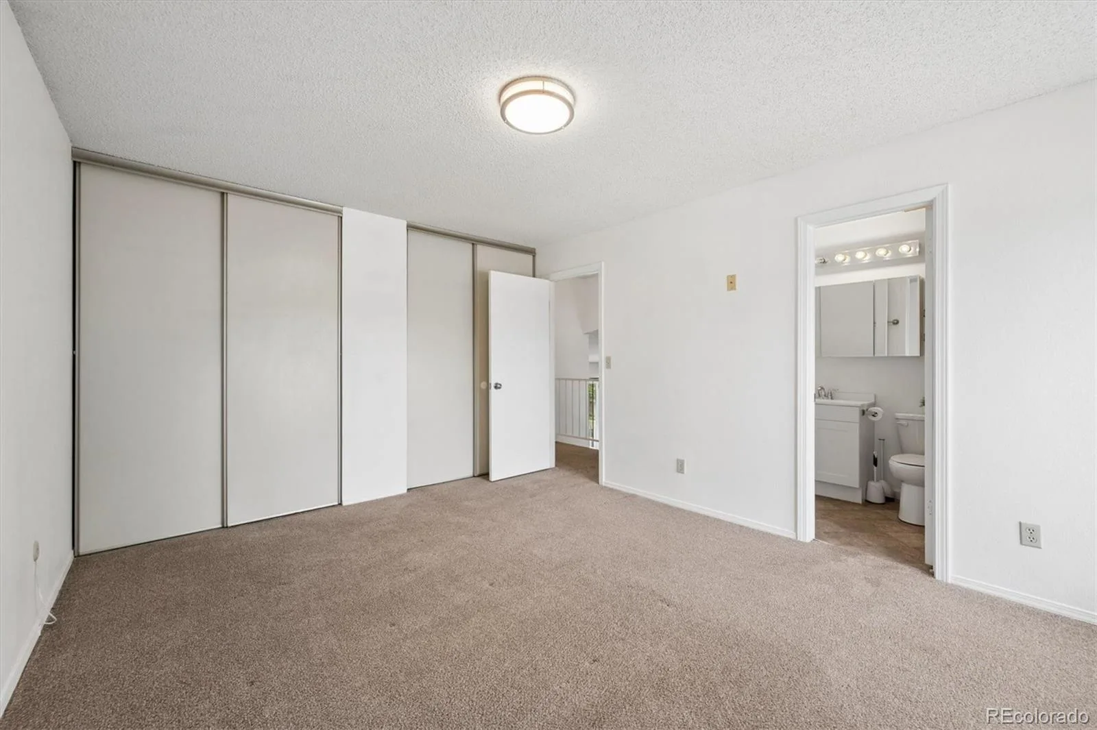 5832 S Netherland Circle Aurora CO 80015 | MLS #REC8752755 08192026181616 1600 10