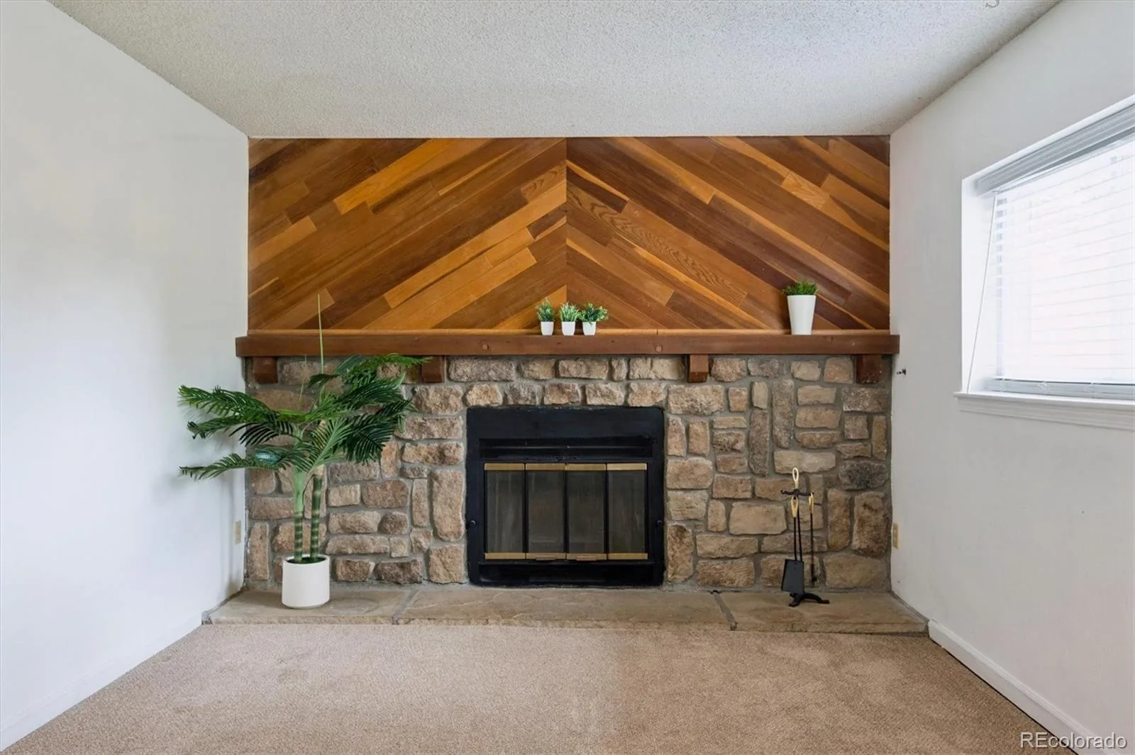 5832 S Netherland Circle Aurora CO 80015 | MLS #REC8752755 08192026181616 1600 13