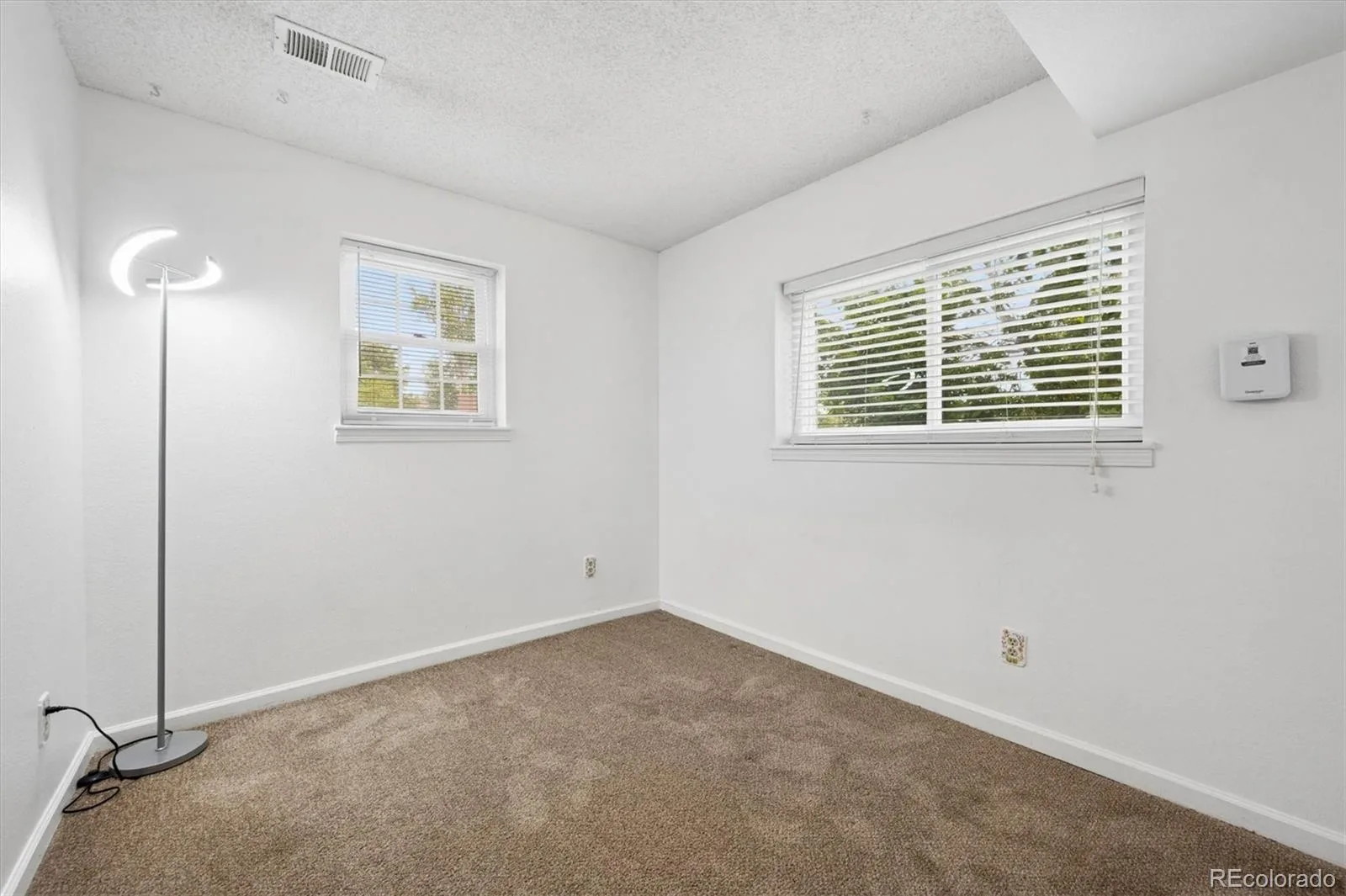 5832 S Netherland Circle Aurora CO 80015 | MLS #REC8752755 08192026181616 1600 18