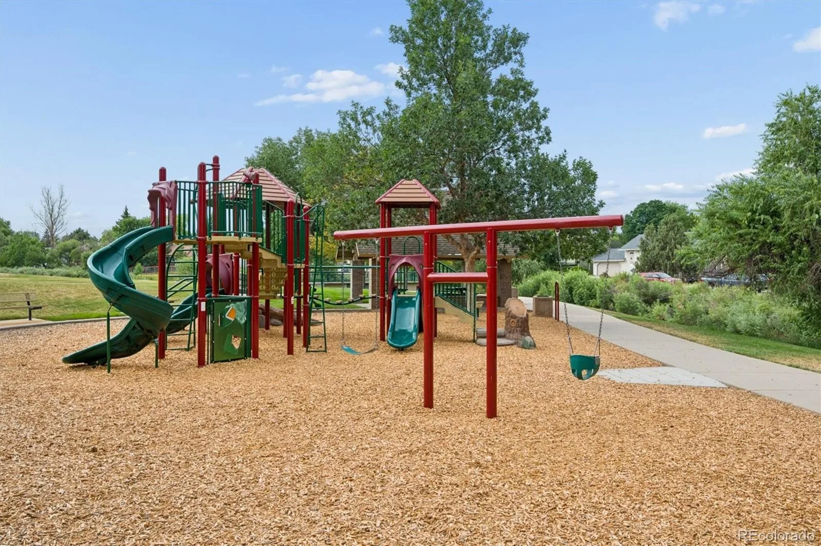 5832 S Netherland Circle Aurora CO 80015 | MLS #REC8752755 08192026181616 1600 31