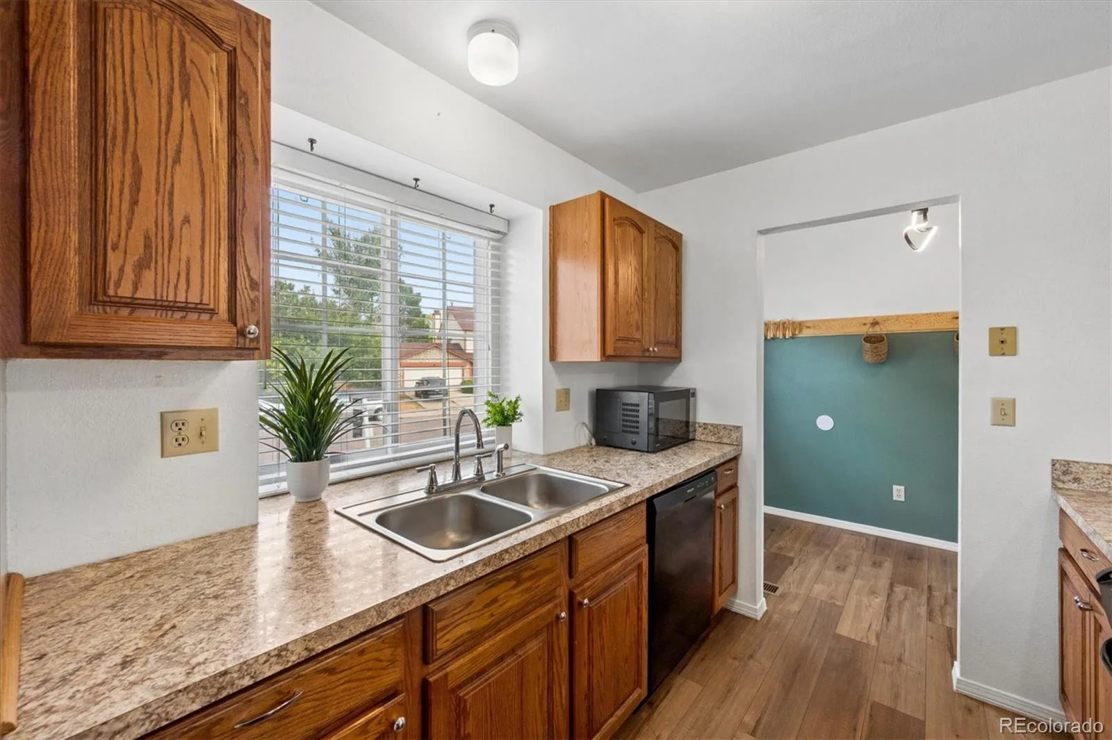 5832 S Netherland Circle Aurora CO 80015 | MLS #REC8752755 08192026181616 1600 5
