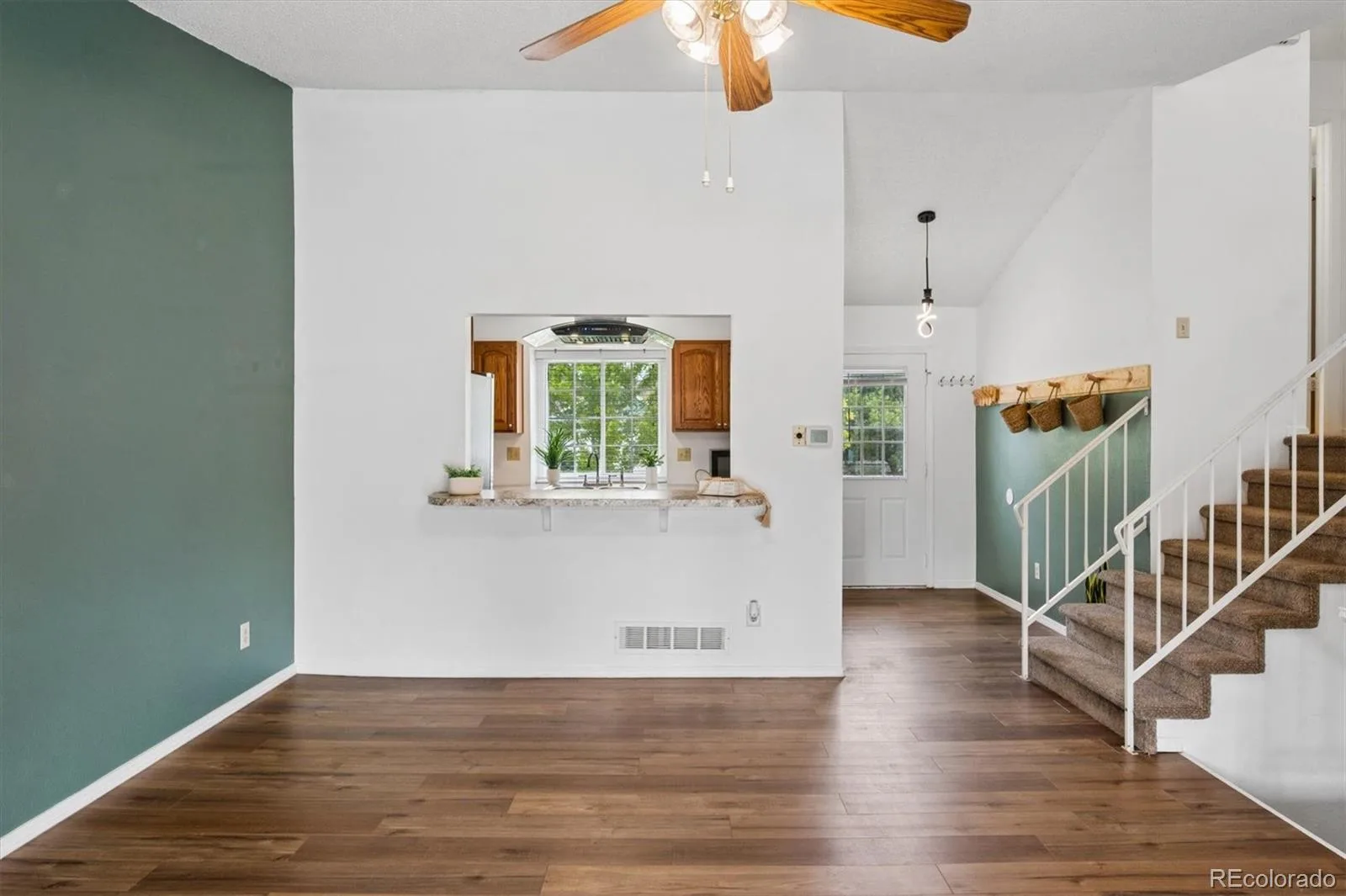 5832 S Netherland Circle Aurora CO 80015 | MLS #REC8752755 08192026181616 1600 6