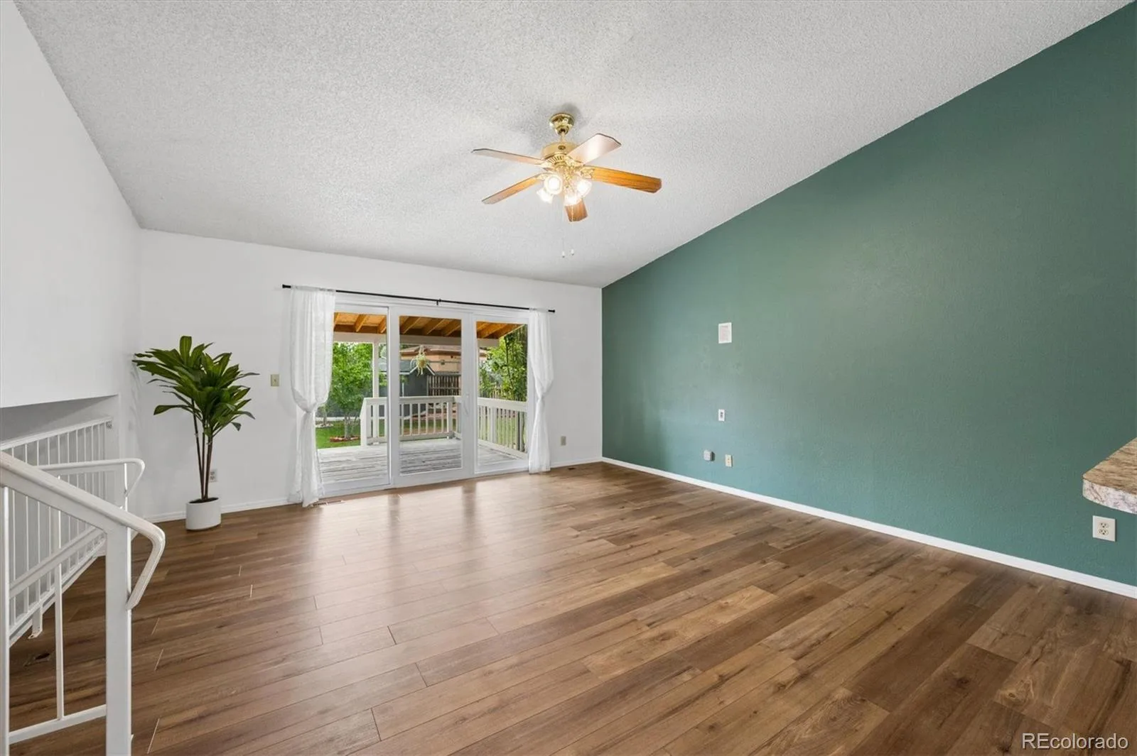 5832 S Netherland Circle Aurora CO 80015 | MLS #REC8752755 08192026181616 1600 7