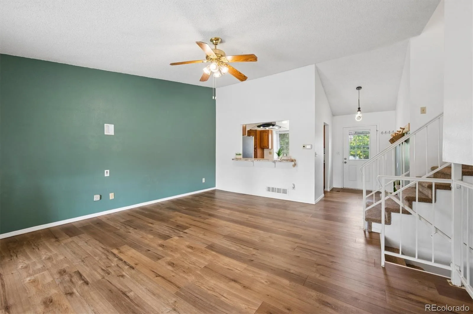 5832 S Netherland Circle Aurora CO 80015 | MLS #REC8752755 08192026181616 1600 8