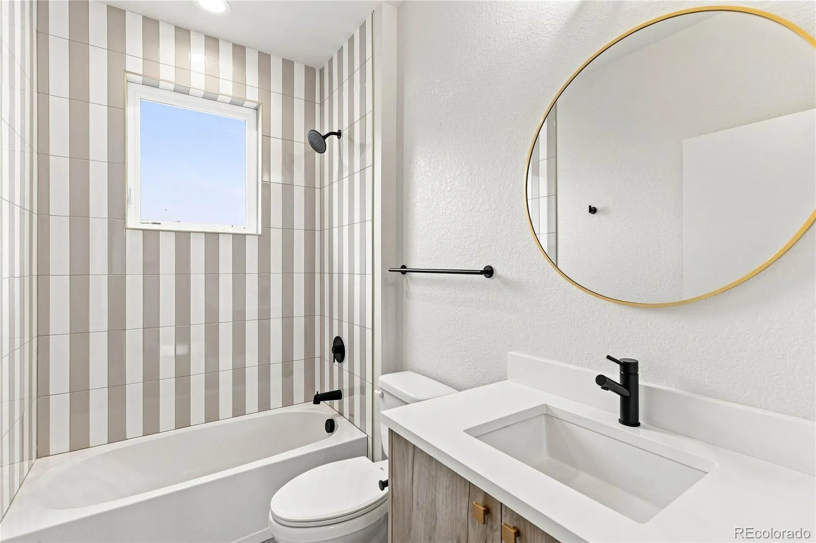 5256 W 16 Avenue Lakewood CO 80214 | MLS #REC8752872 09222026081316 1600 21