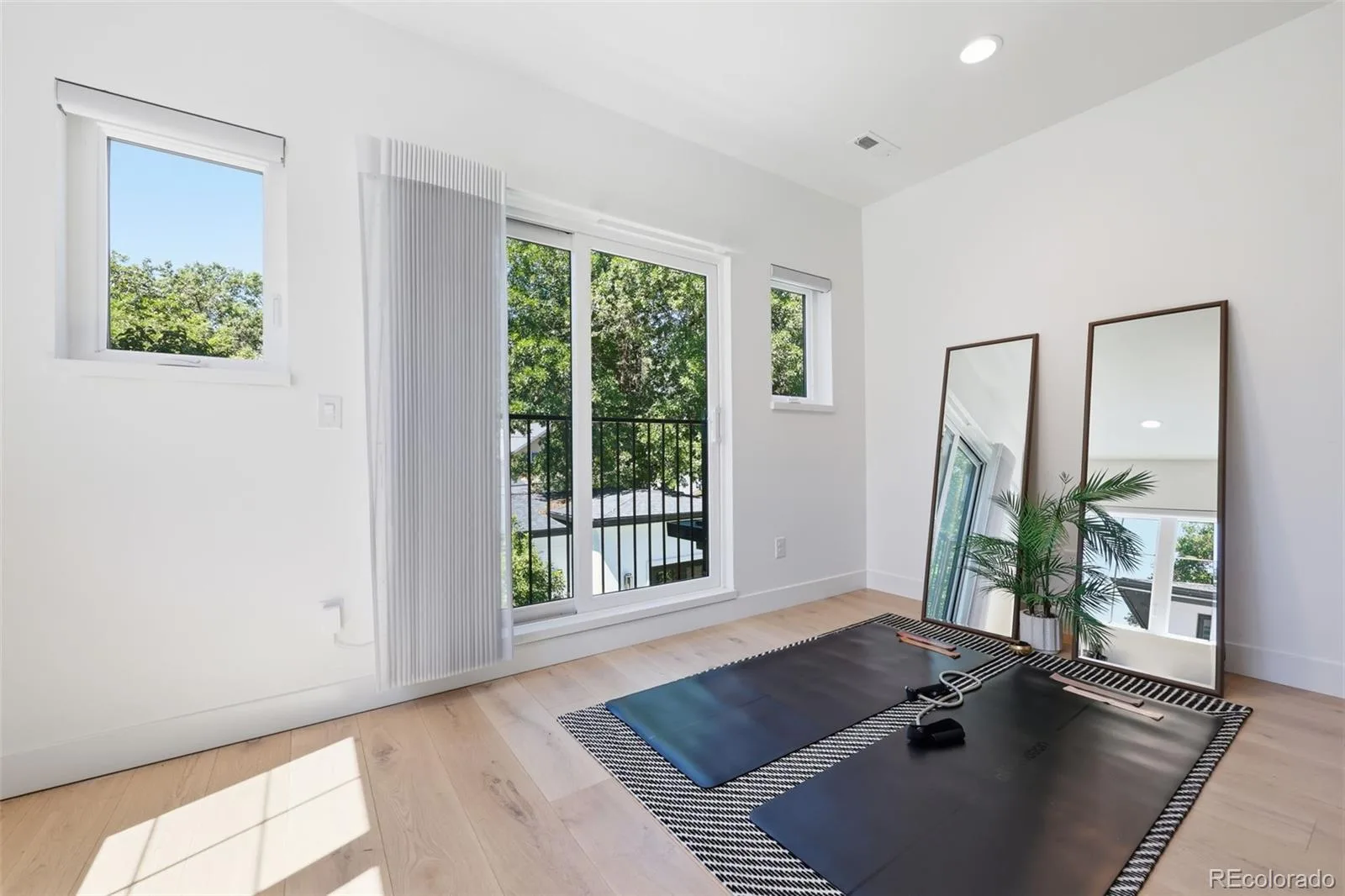 2339 S Saint Paul Street Denver CO 80210 | MLS #REC8753917 09232026161439 1600 22