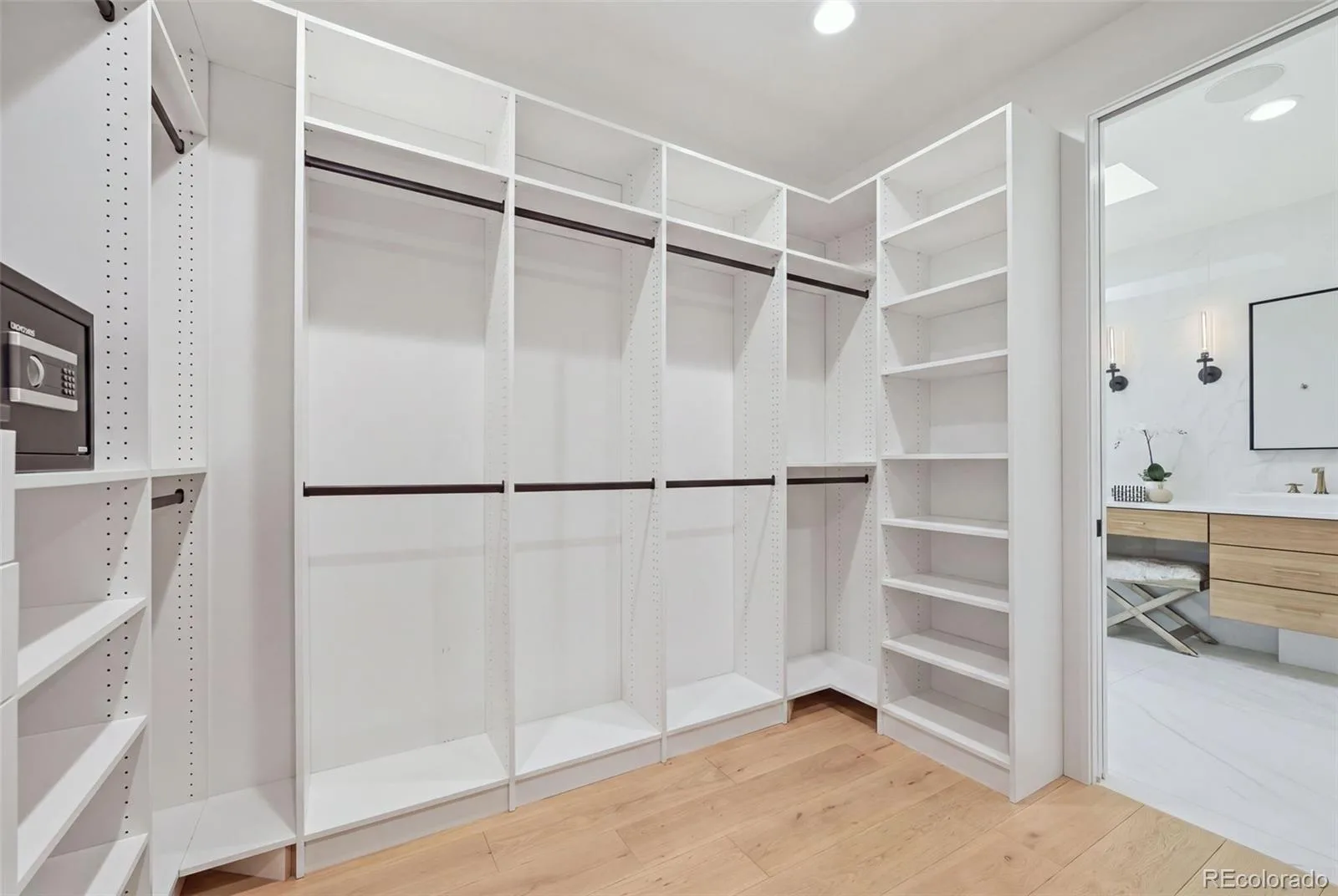 2339 S Saint Paul Street Denver CO 80210 | MLS #REC8753917 09232026161439 1600 28