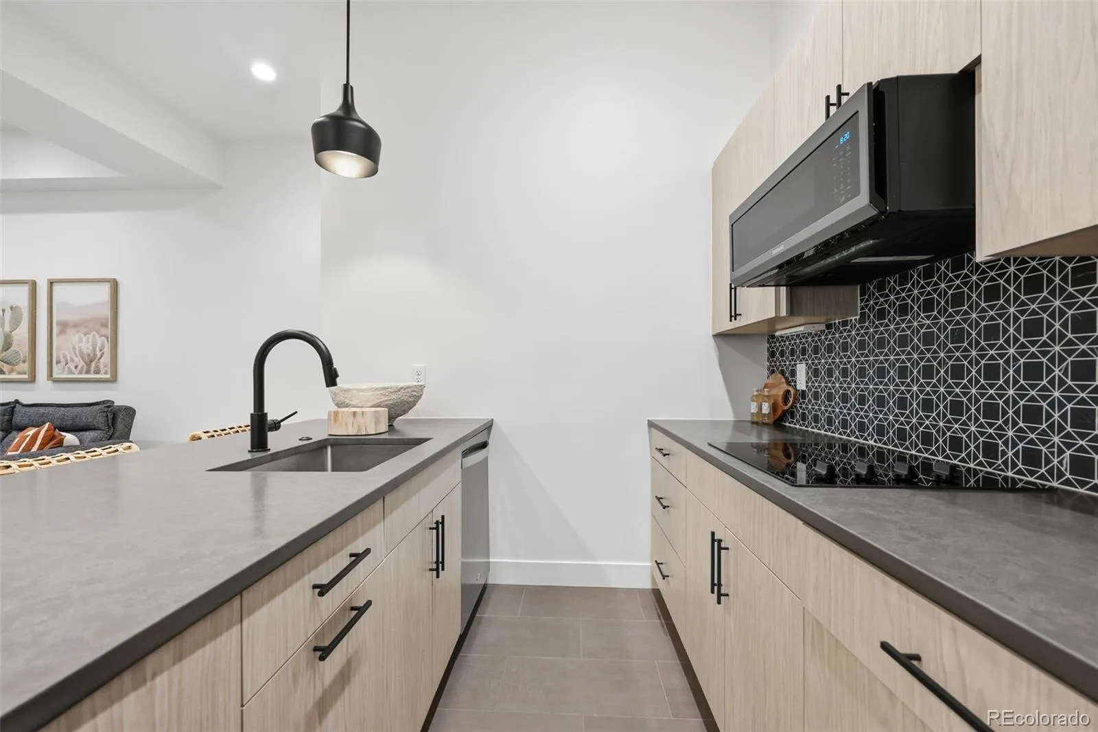2339 S Saint Paul Street Denver CO 80210 | MLS #REC8753917 09232026161439 1600 39
