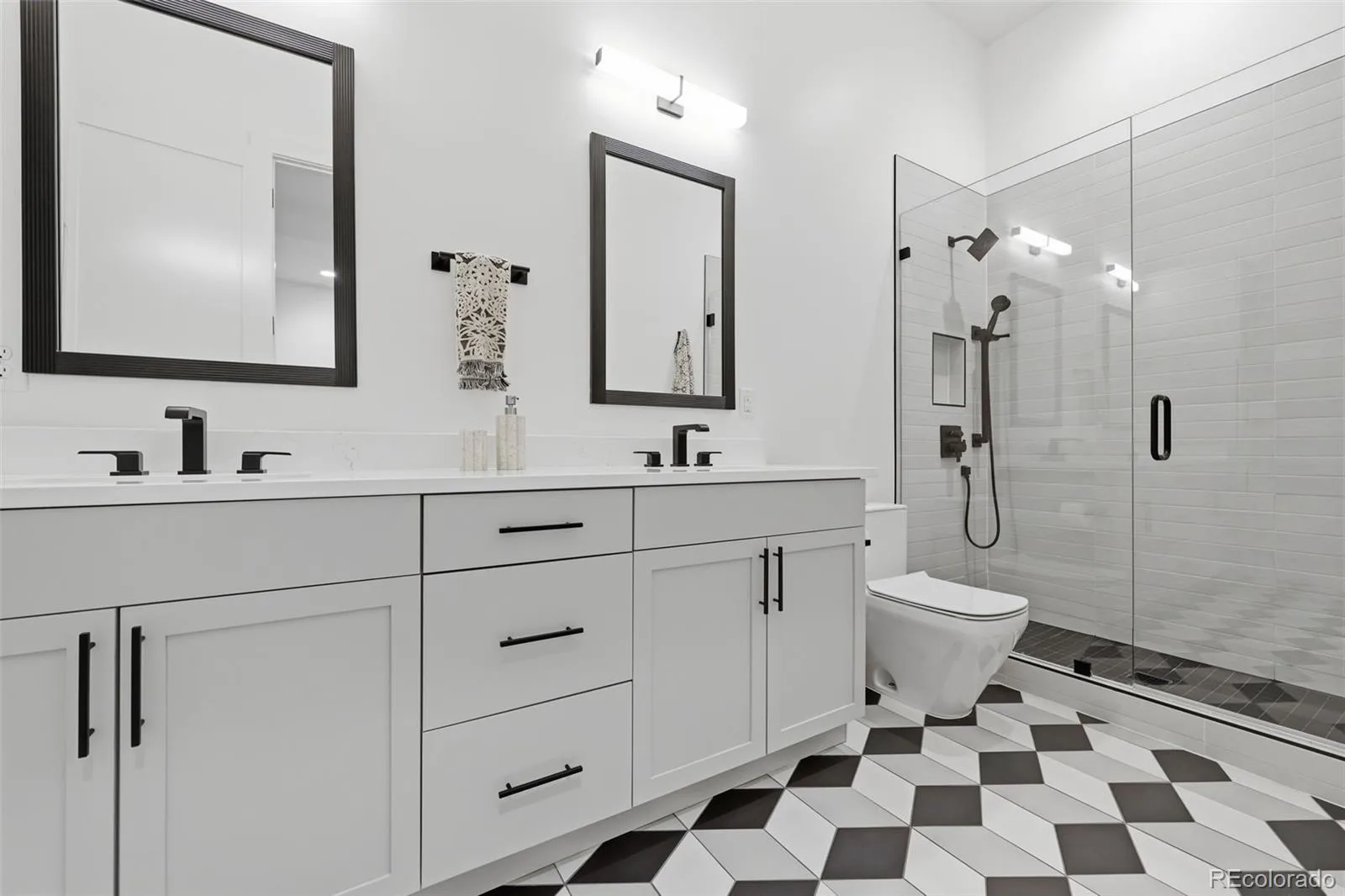 2339 S Saint Paul Street Denver CO 80210 | MLS #REC8753917 09232026161439 1600 41