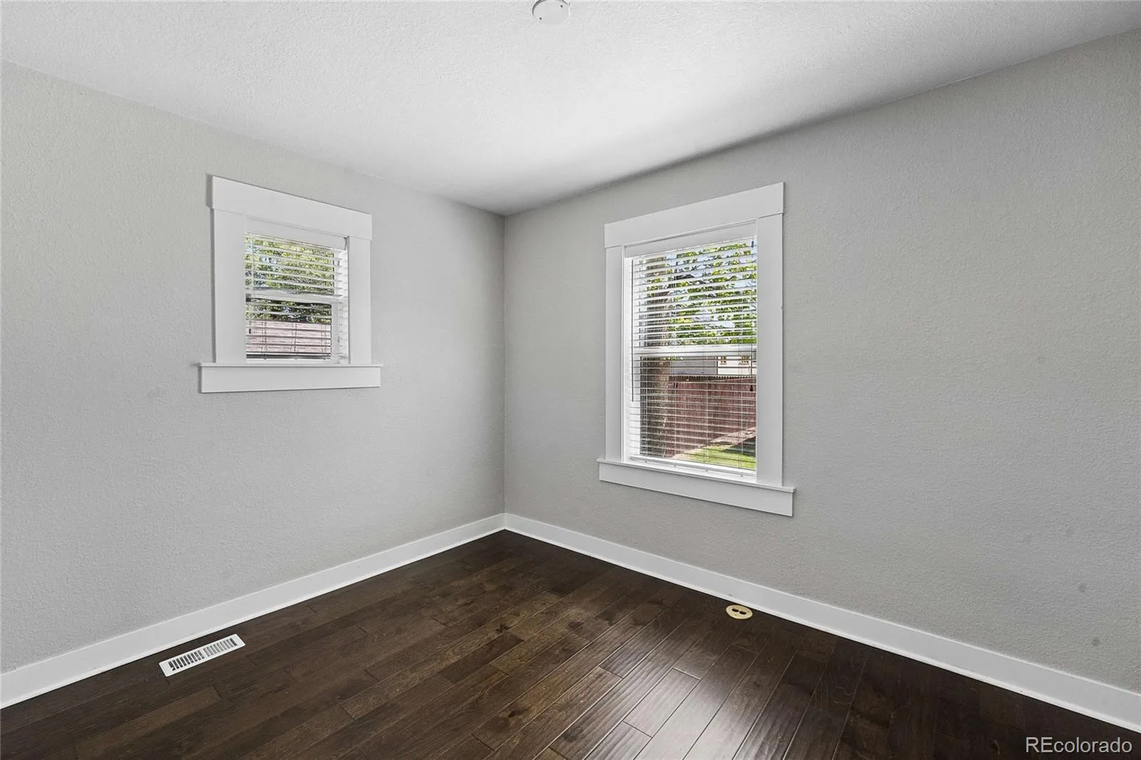 3040 N Columbine Street Denver CO 80205 | MLS #REC8758461 08282026164710 1600 14