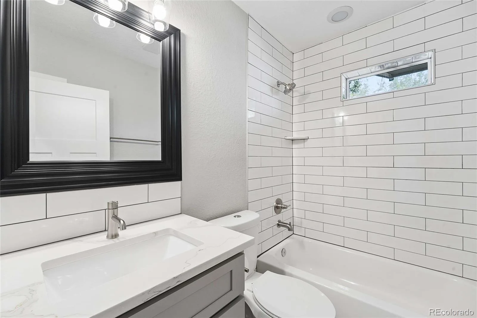 3040 N Columbine Street Denver CO 80205 | MLS #REC8758461 08282026164710 1600 16