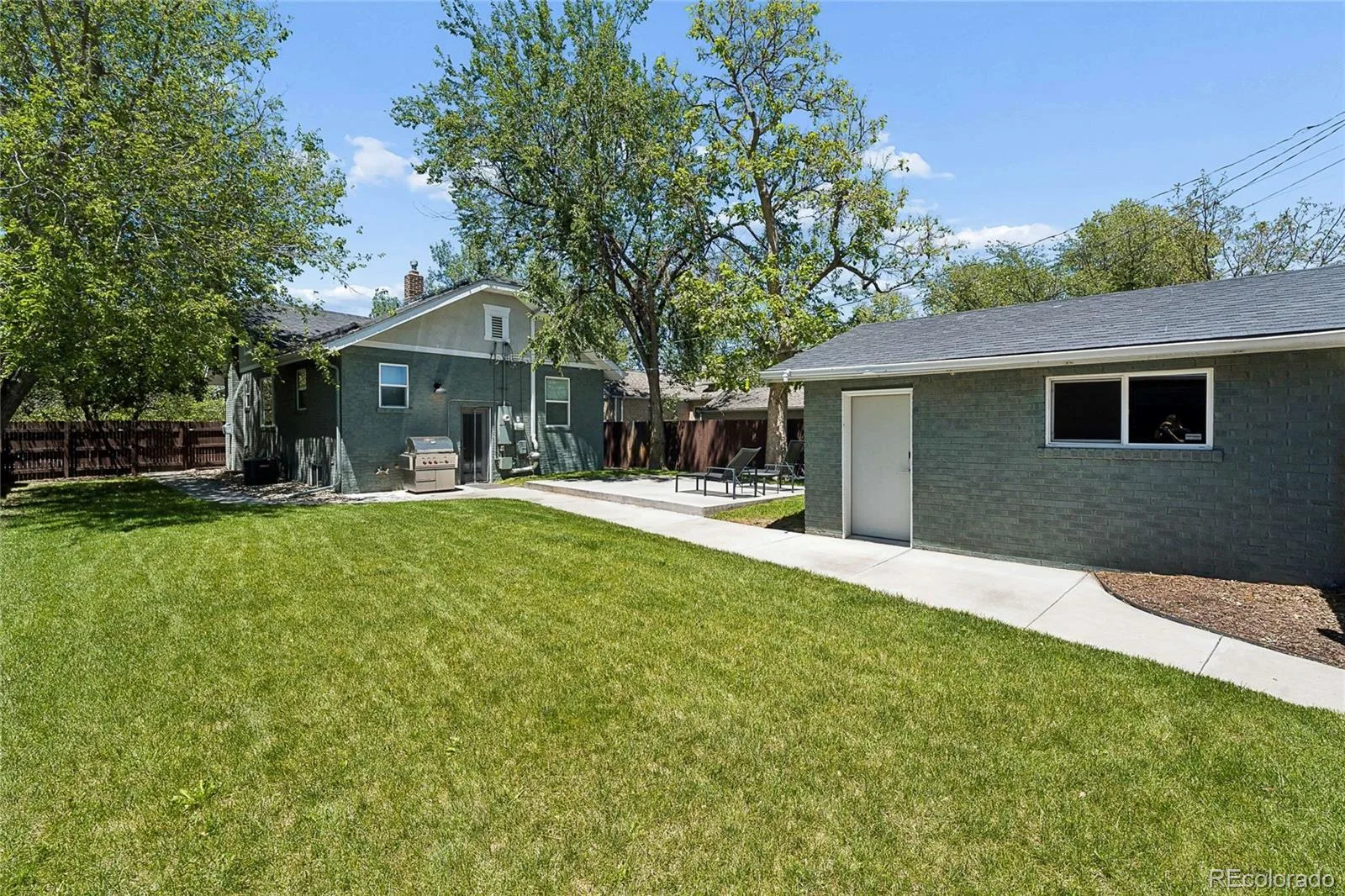 3040 N Columbine Street Denver CO 80205 | MLS #REC8758461 08282026164710 1600 33