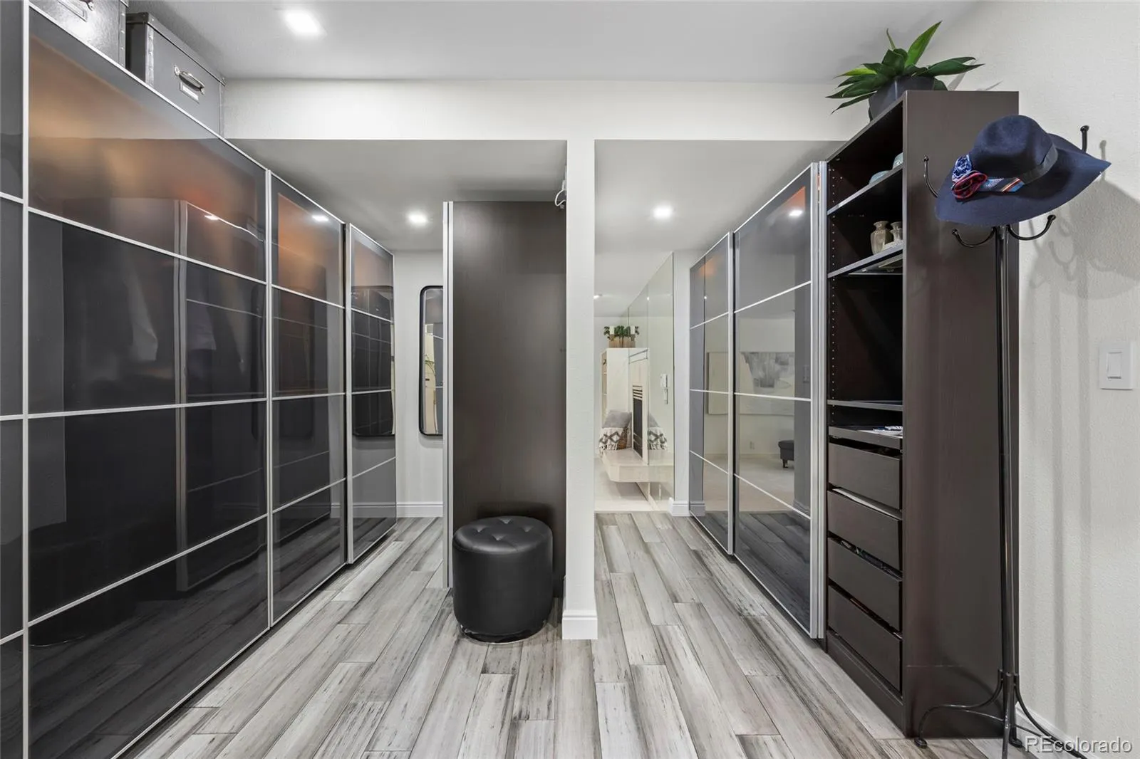 3051 S Josephine Street Denver CO 80210 MLS #REC8759842 05232026142043 1600 23