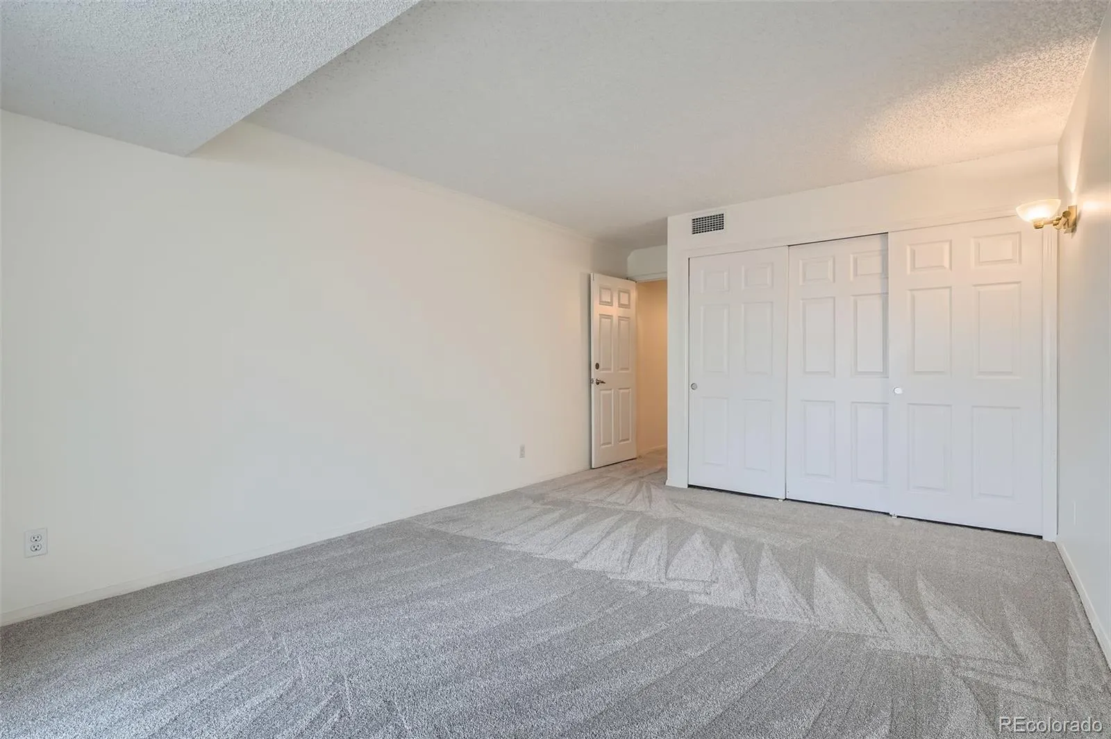 7000 E Quincy Avenue #317 #F Denver CO 80237 MLS #REC8760783 05062026194010 1600 20