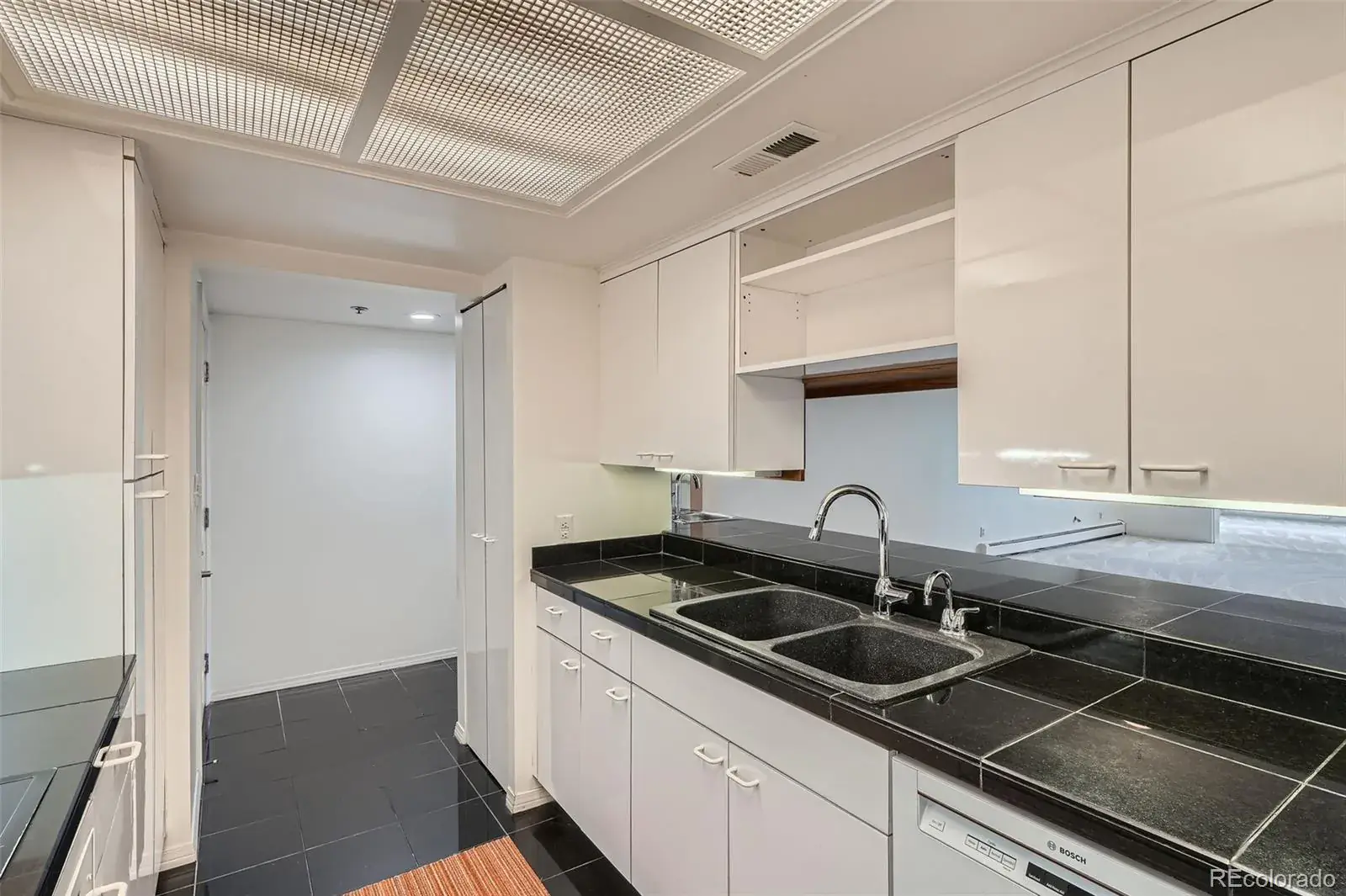 11062025022453 1600 11