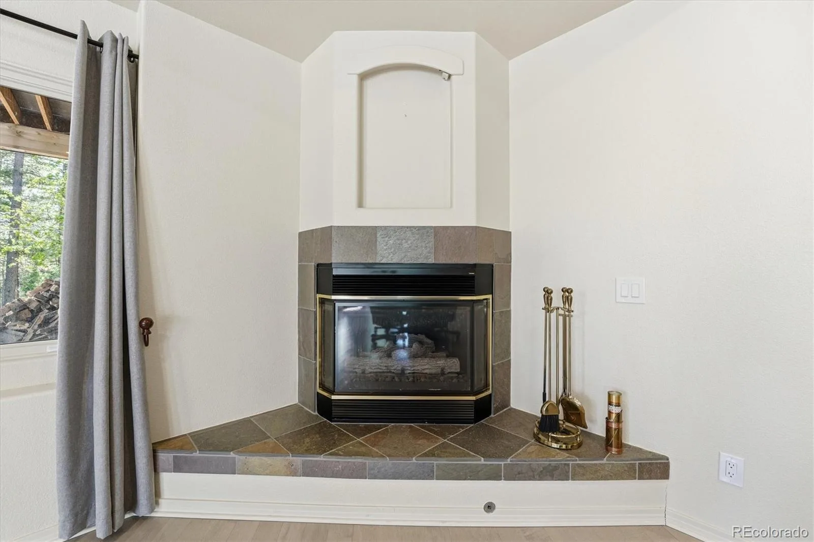 23331 Morning Rose Drive Golden CO 80401 | MLS #REC8762777 08232026035048 1600 35