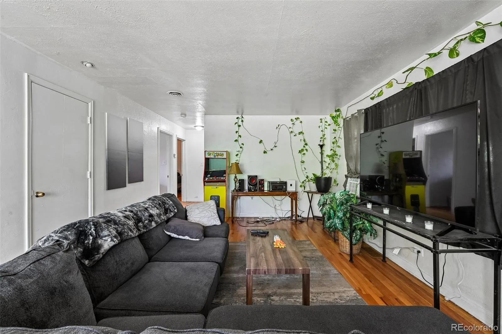 3831 S Knox Court Denver CO 80236 | MLS #REC8764415 07232026214059 1600 2