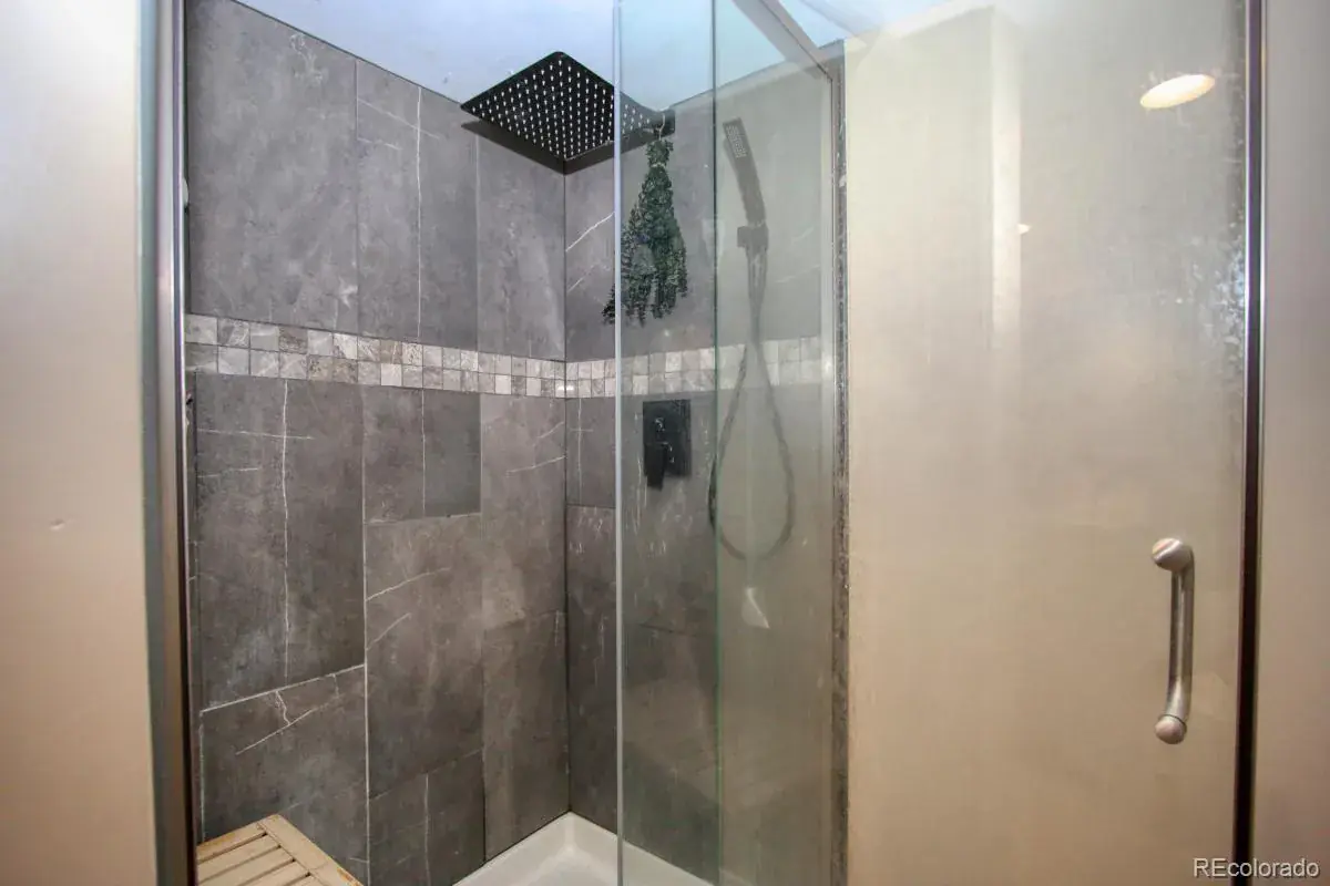 12232025003452 1200 18